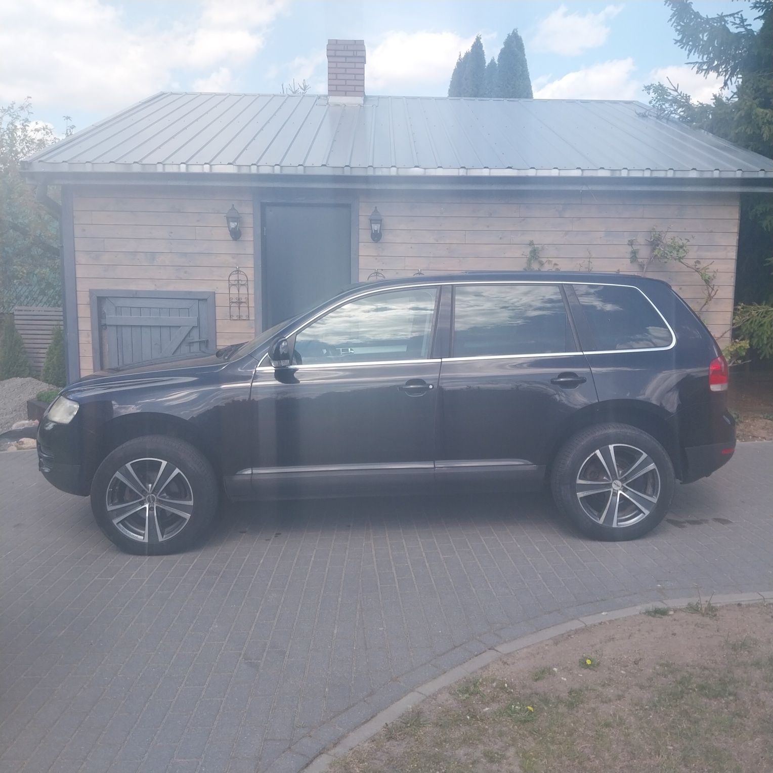 VW touareq 2.5 tdi 3.5t na haku
