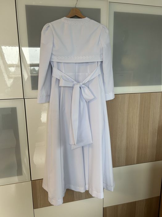 Alba komunijna, sukienka