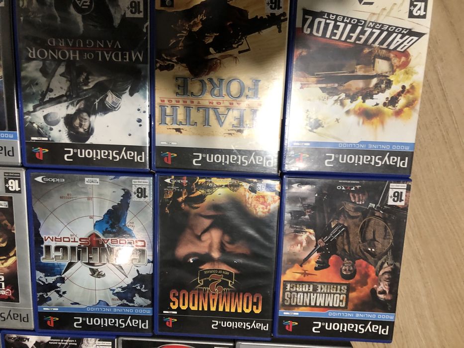 Vendo varios jogos de ps2 (tiro e guerra)