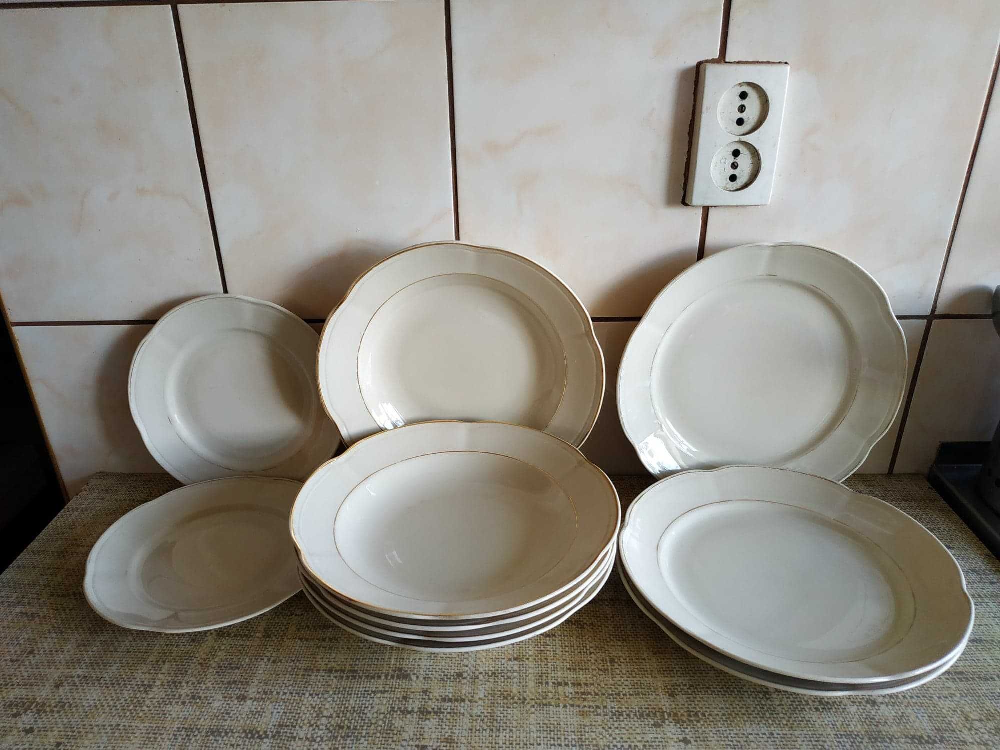 Sprzedam minimalistyczny zestaw obiadowy PRL antyk porcelana Chodzież