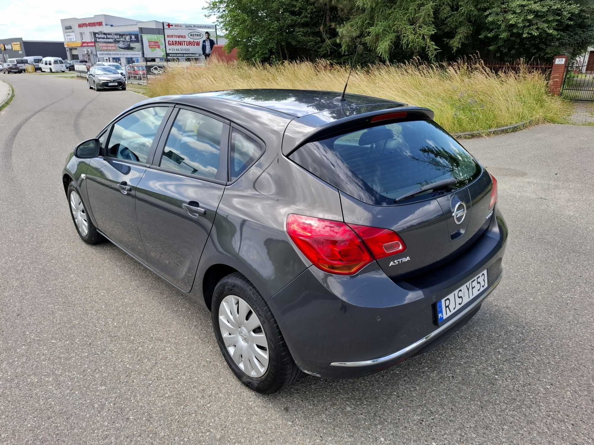 Opel Astra J 1.4 Benzyna  2012r Klima Tempomat Czujniki Zadbany!