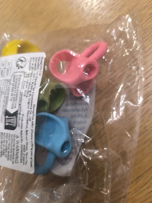 Uchwyt na kredkę motylek nakładka prawidłowego pisania