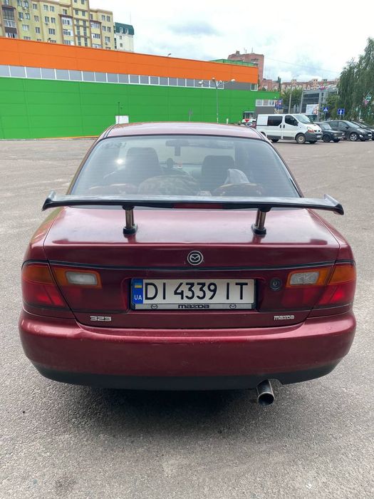 Мазда 323 , 1996р