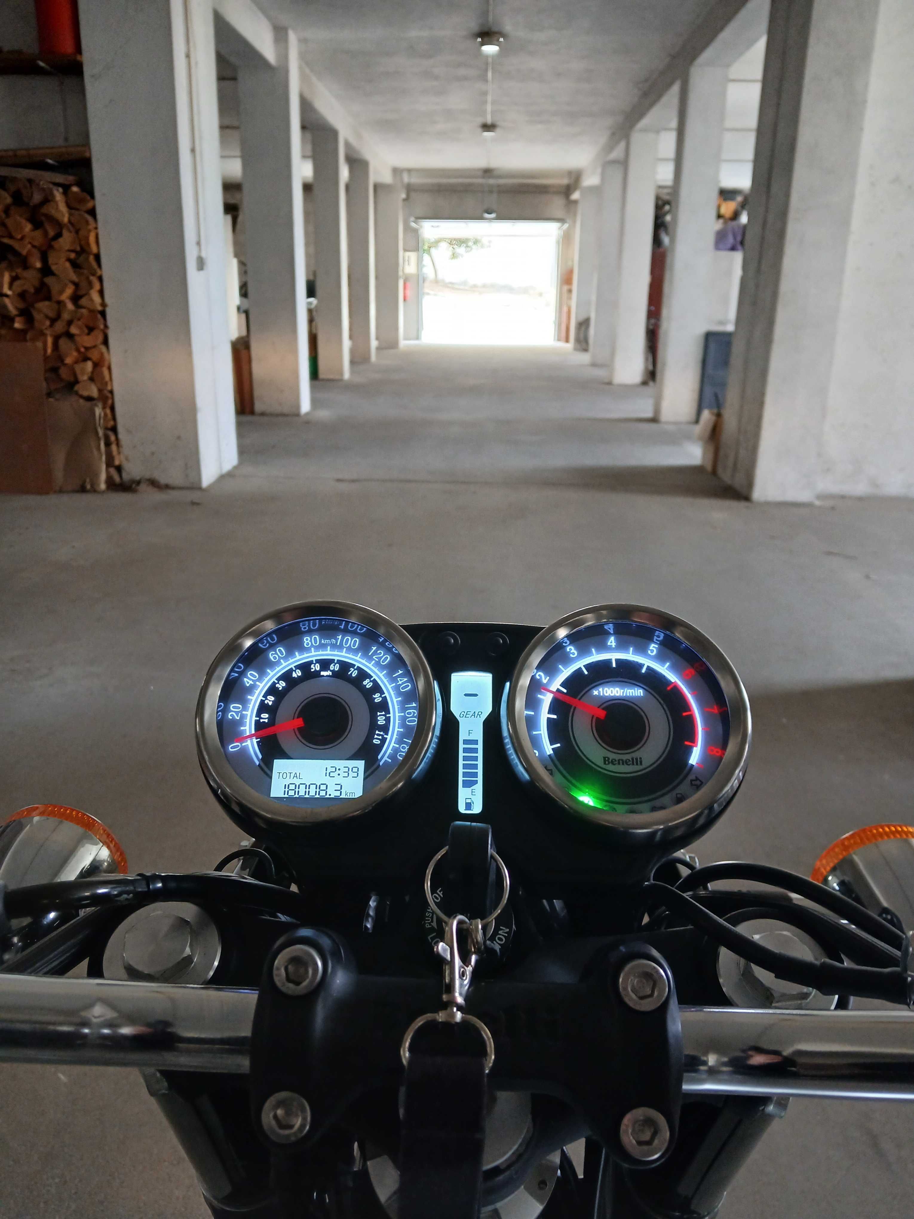 Benelli Imperiale 400 | 2021 | 18.000 km | Como Nova!