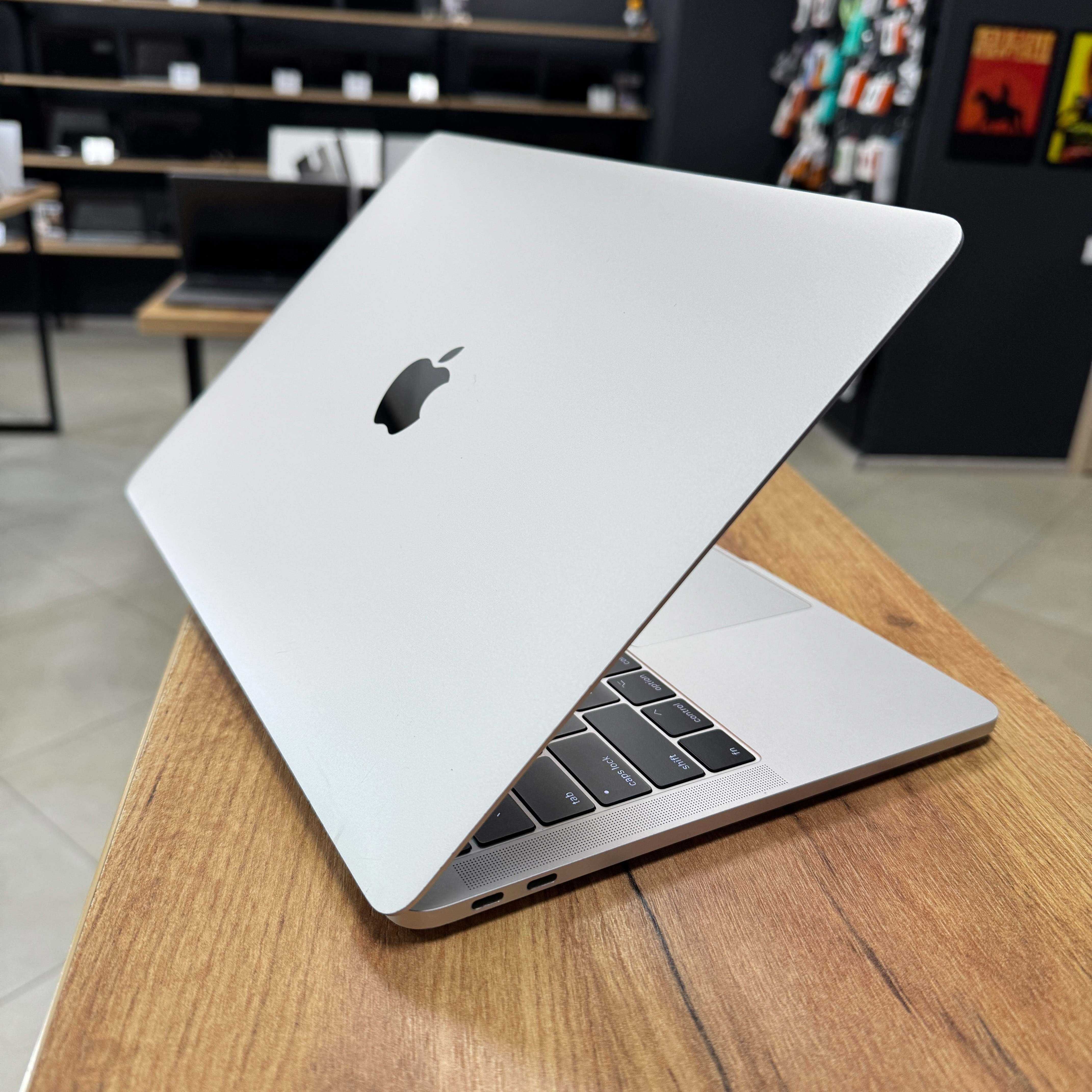 Ноутбук MacBook Pro [Retina, IPS] - i5 7360U/Iris Plus 640/128 GB SSD