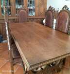 Mesa em madeira de nogueira