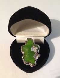 Оригинальное кольцо с зеленым камнем, итальянская бижутерия!