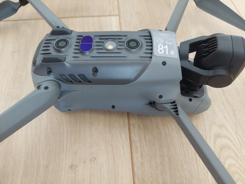 Квадрокоптер  DJI Air 3