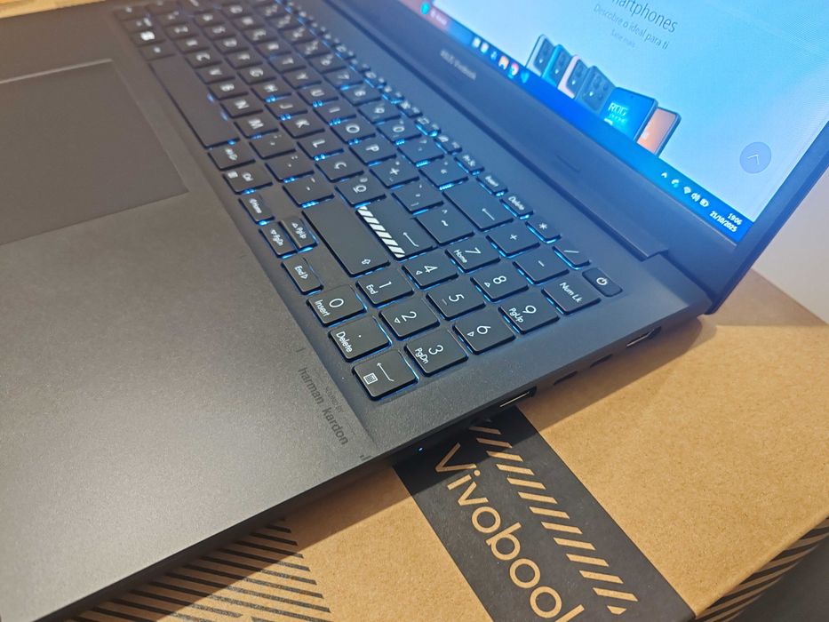 Portátil ASUS VivoBook OLED M3502QA - AMD Ryzen 7, 16GB, 1TB SSD