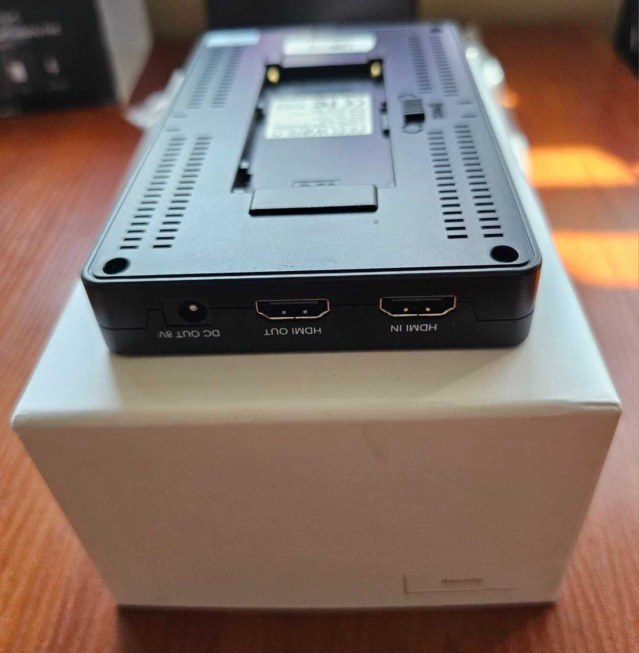 FeelWorld F6 PLUS 5.5" сенсорний накамерний монітор