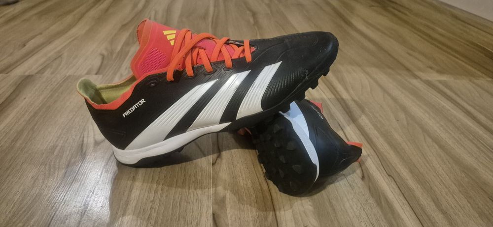 Sprzedam buty do piłki nożnej turfy Adidas predator czarne  męskie