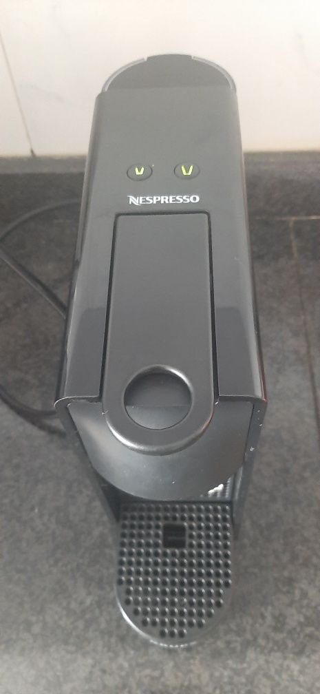 Maquina café Krups Nespresso XN110