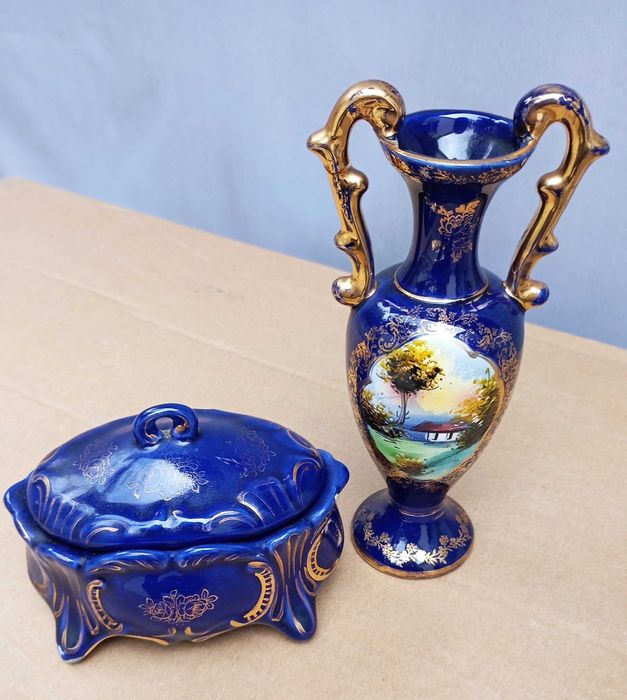 Jarra e guarda joias de porcelana