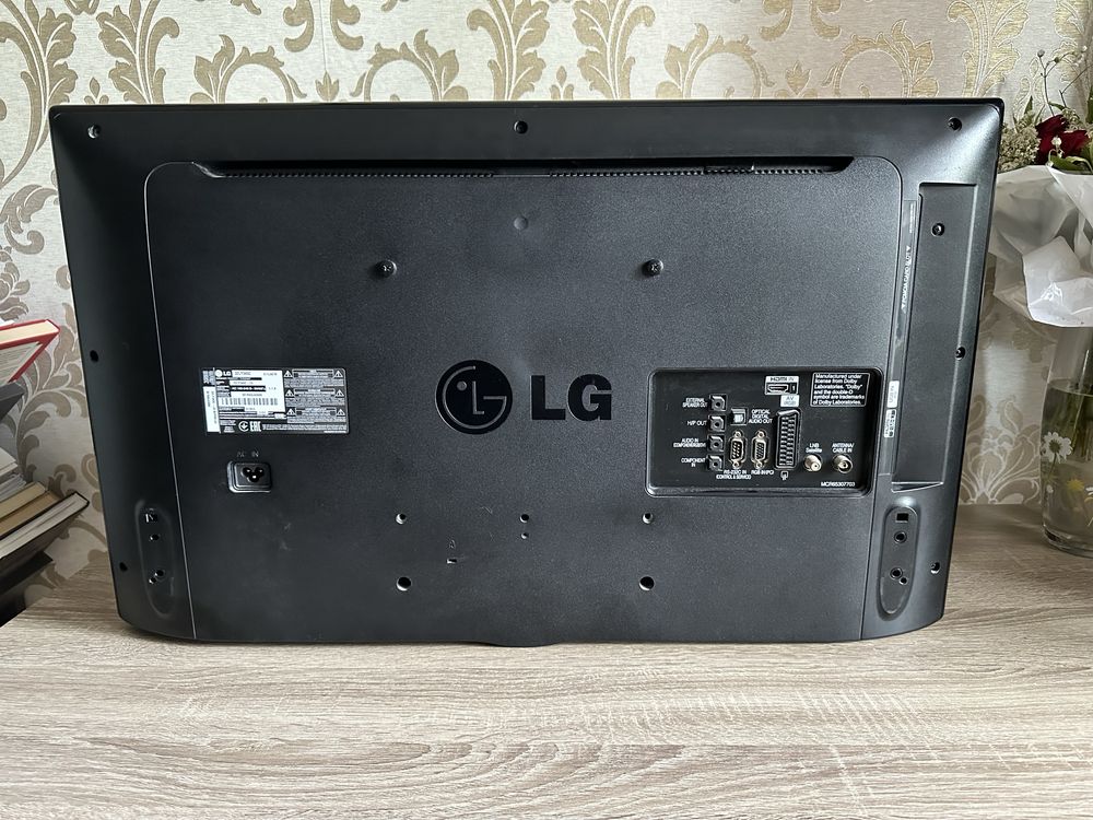 Телевізор LG 32.