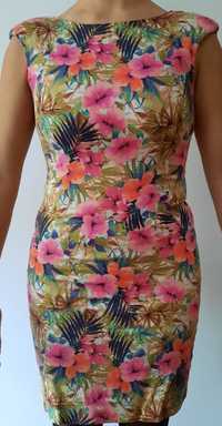 Vestido floral, tons de rosa