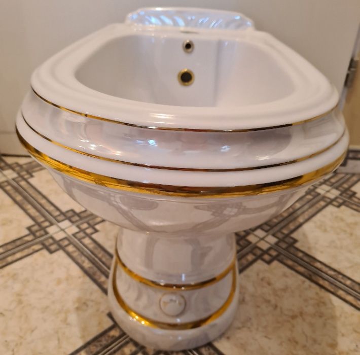 Zestaw vintage bidet " ALTHEA," Lustro, kran i wieszak na ręczniki