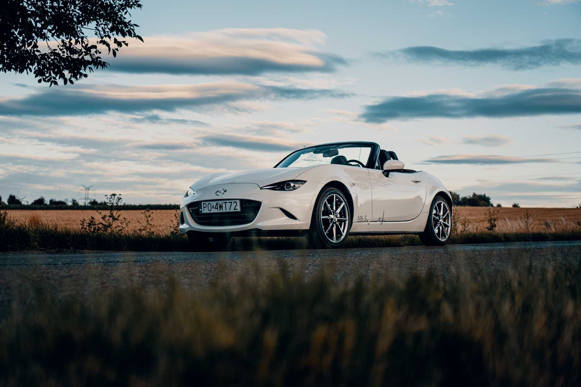 Wynajem Mazda MX-5 2.0 Miata cabrio bez kaucji wypożyczalnia samochodó