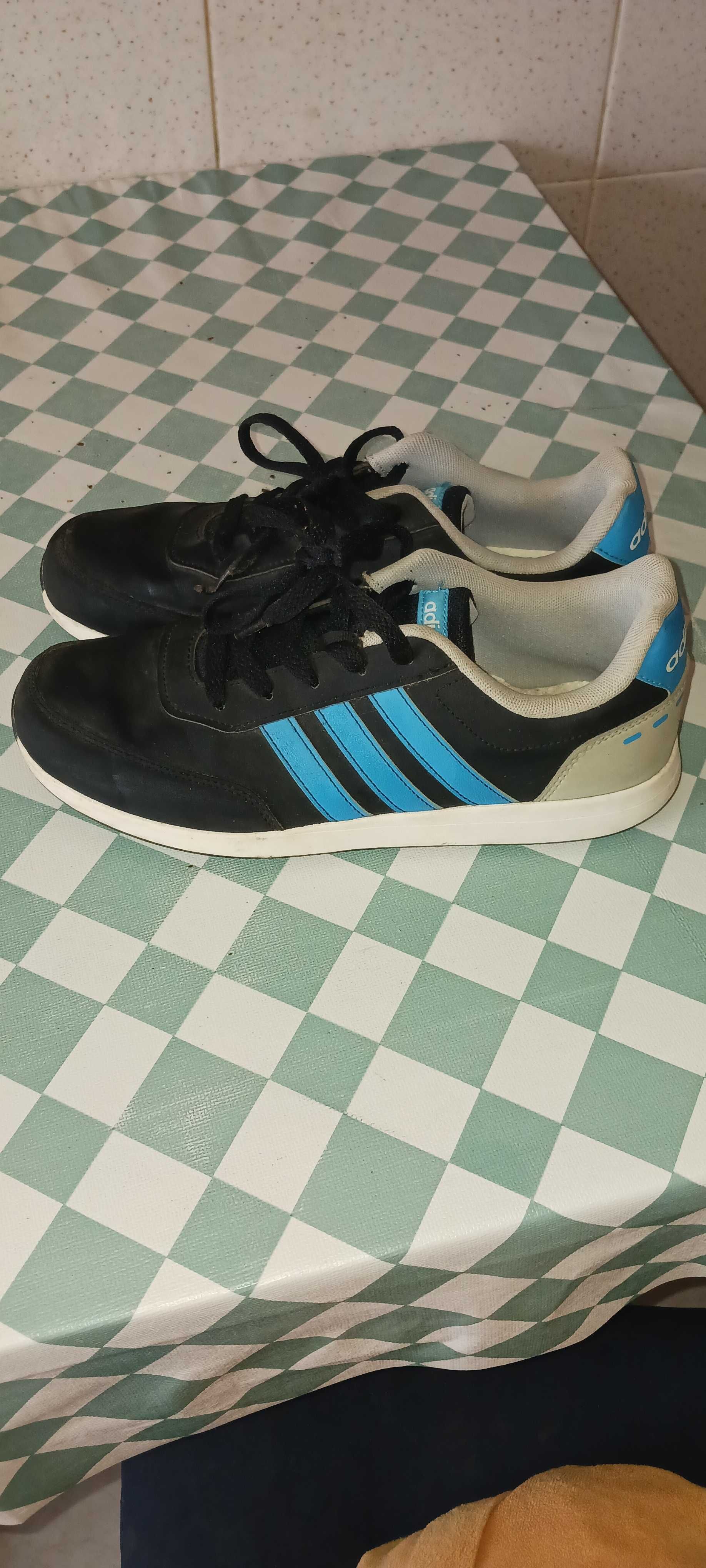 Ténis Adidas pretos e azuis!!!
