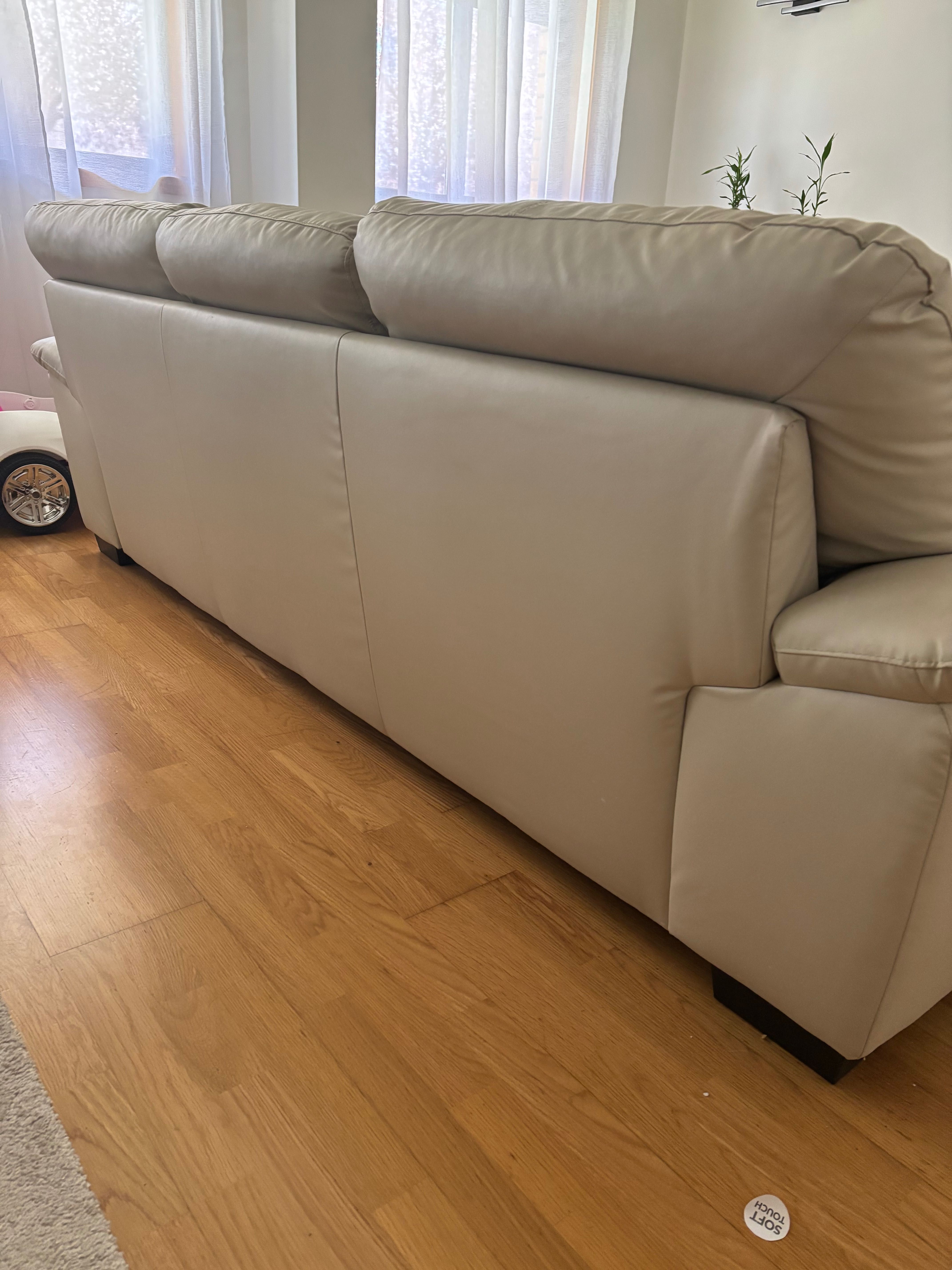 Sofá  com chaise longue  bege estilo pele