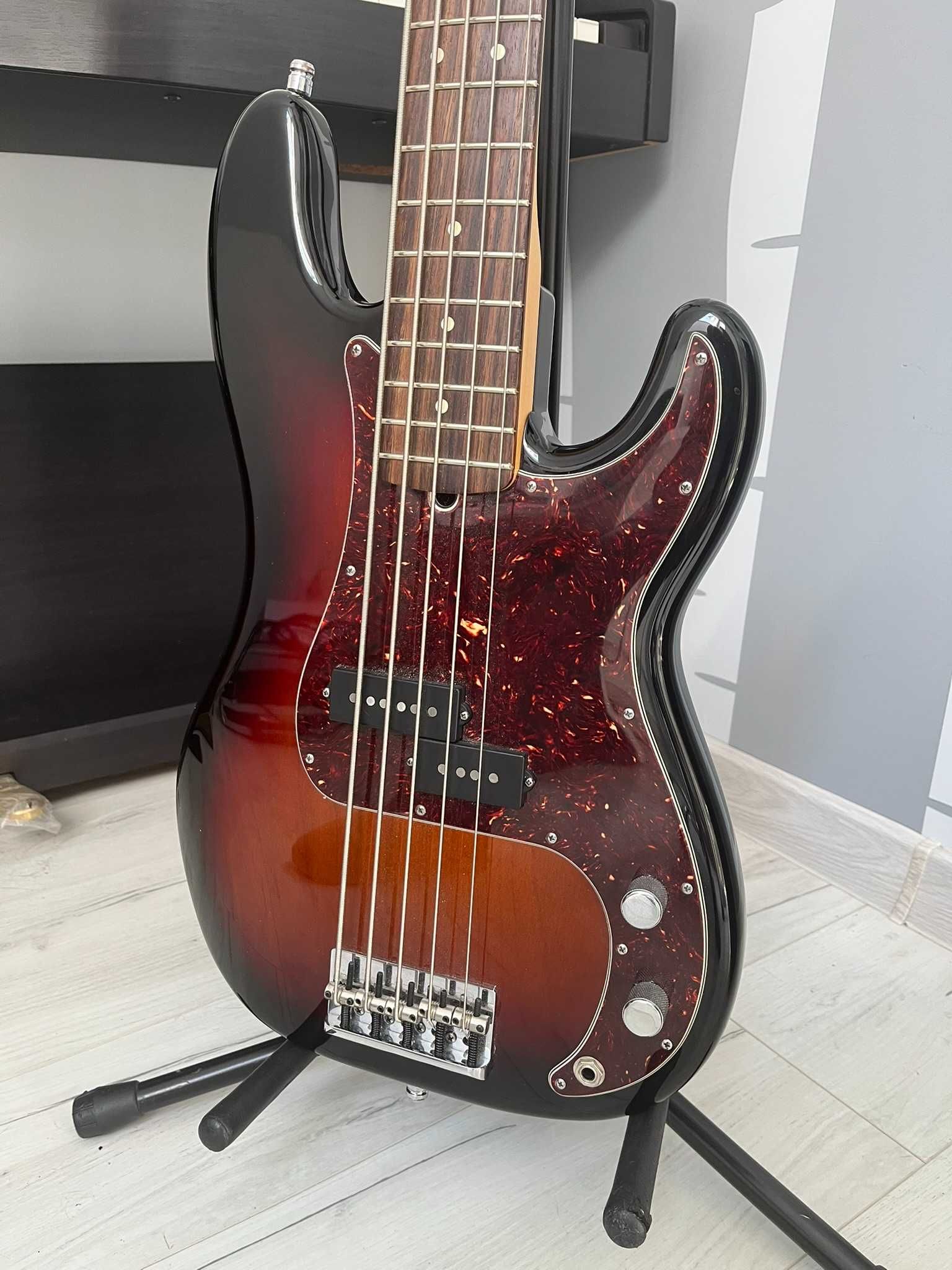 Gitara basowa Fender Precision American Standard 5