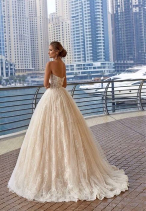 Suknia ślubna LANESTA — nieużywana, nowa