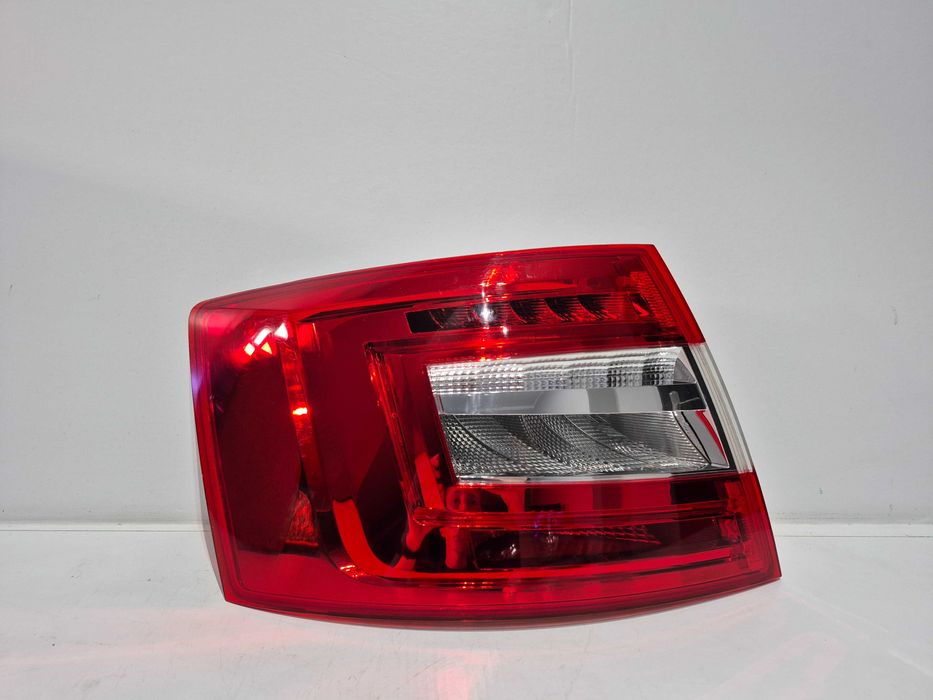 Skoda Octavia III (5E5) 16-20 Lift Sedan Lampa LED lewa EU oryginalna