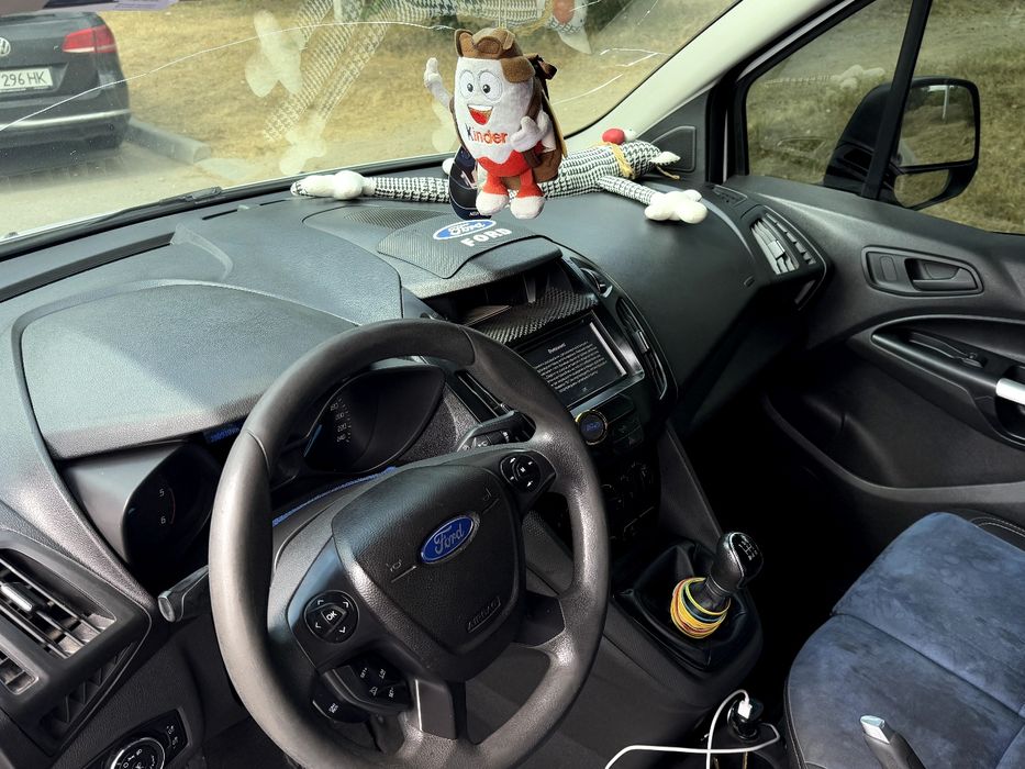 Продам семейный автомобиль Ford Transit Connect 2014 г.в.