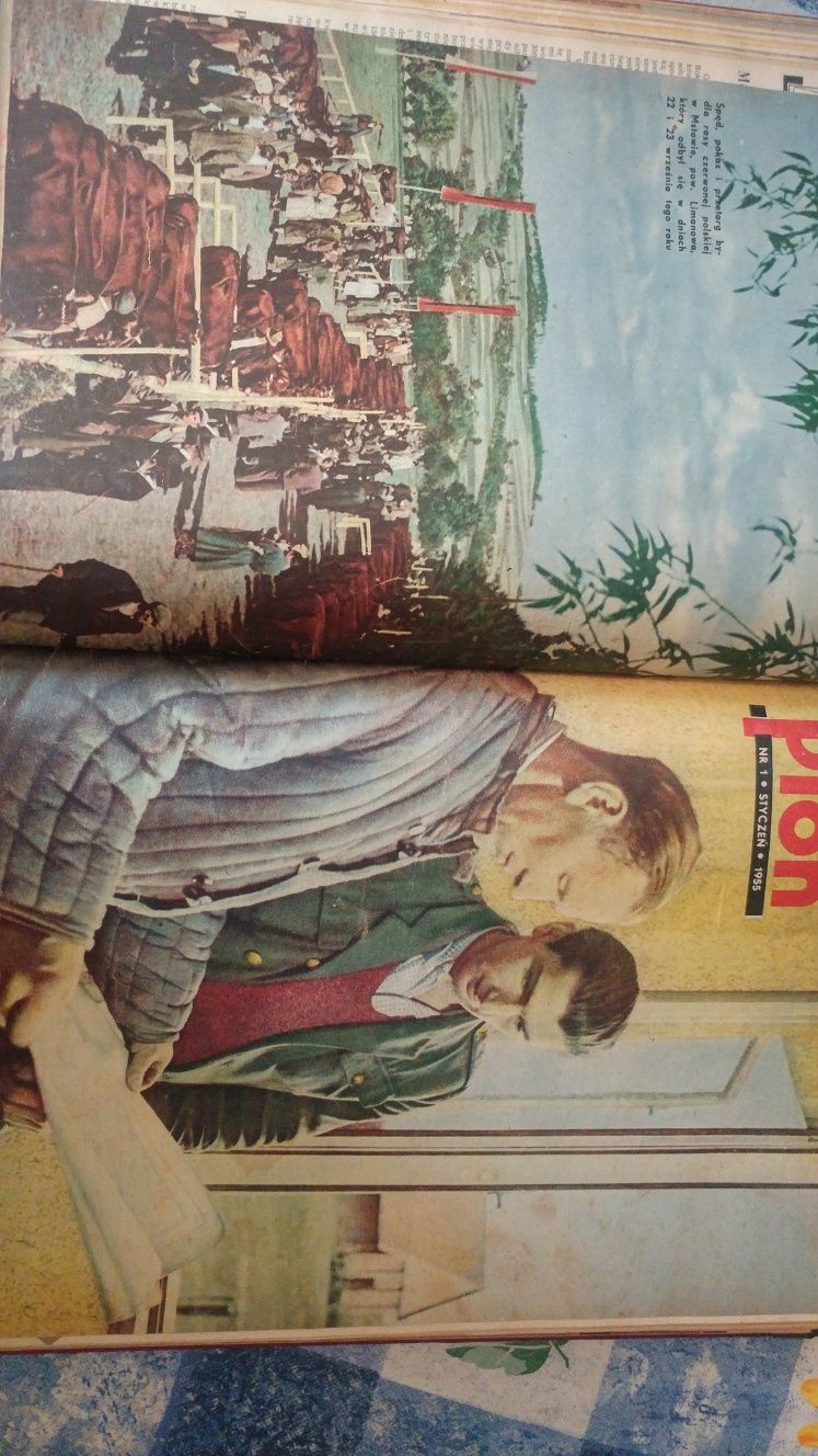 Czasopisma gazeta w twardej oprawie Plon z 1954 i 1955 prl