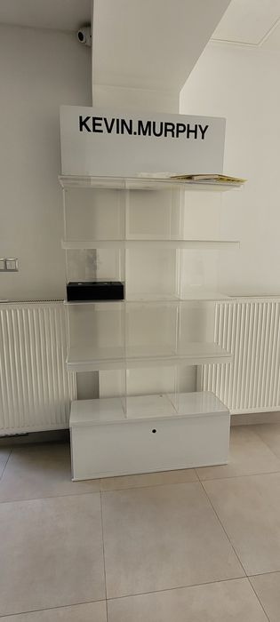 Sprzedam podświetlany regał/gablotę