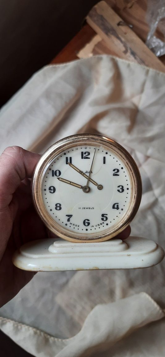 Часы будильник Слава 11 камней экспортная модель СССР