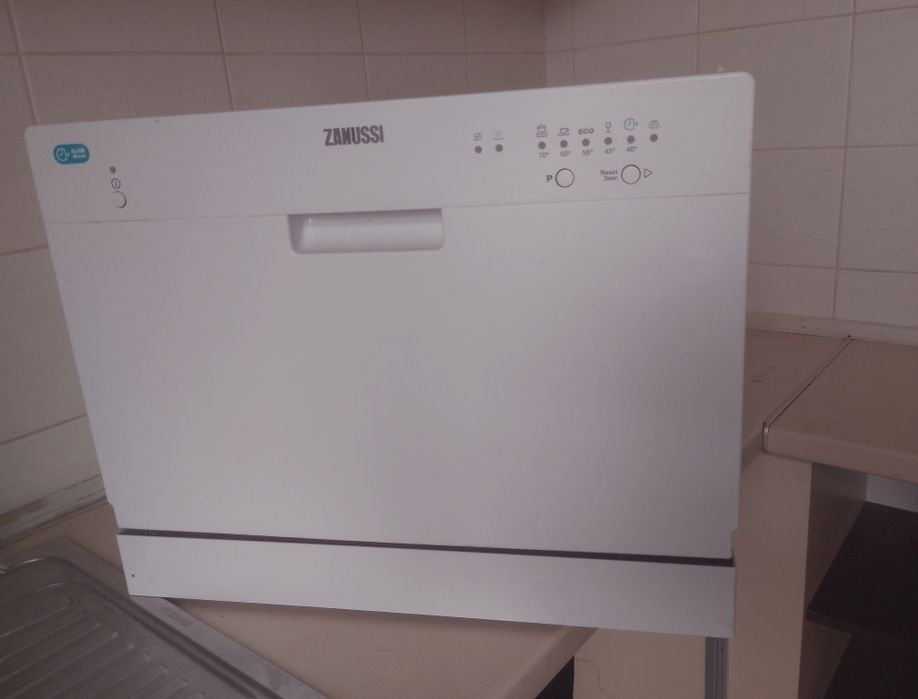Посудомоечная машина Zanussi ZSF 2415