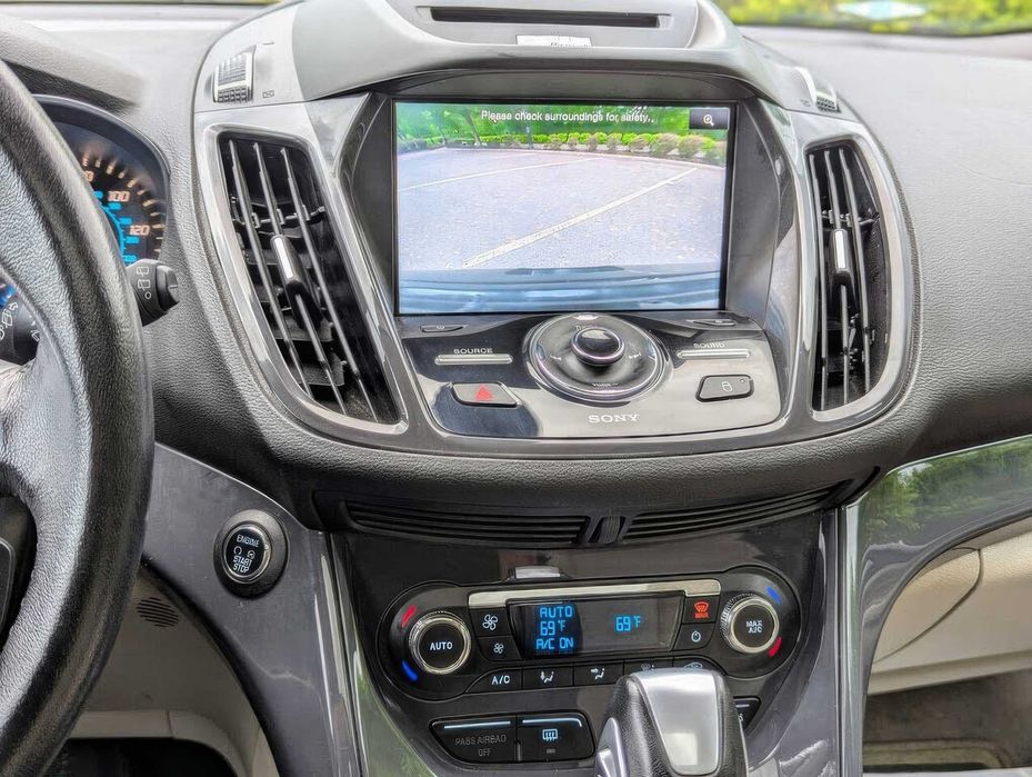 Ford Escape Titanium      2014