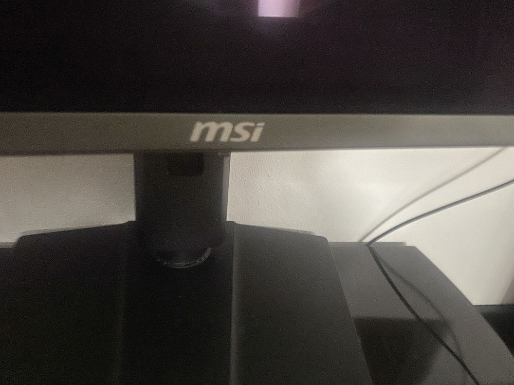 Monitor MSI 165 hz 3840 x 2160 QD-OLED