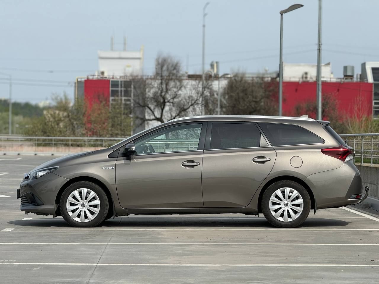 Toyota Auris  2015 року, Hybrid 1.8, автомат,передній привід, 167 т.км