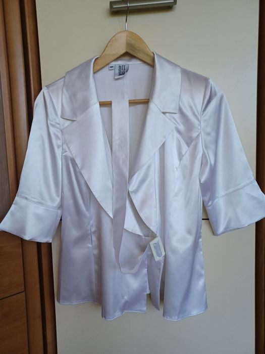 Biała elegancka bluzka damska Bee Collection r. 38