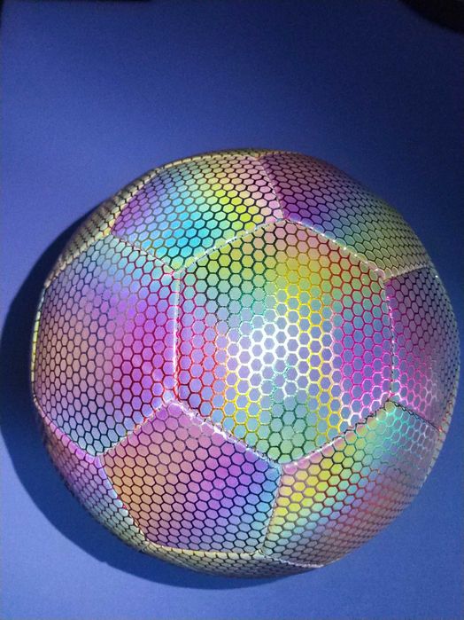 Футбольный м'яч який свiтиться в темрявi ,5 розмiр для асфальту