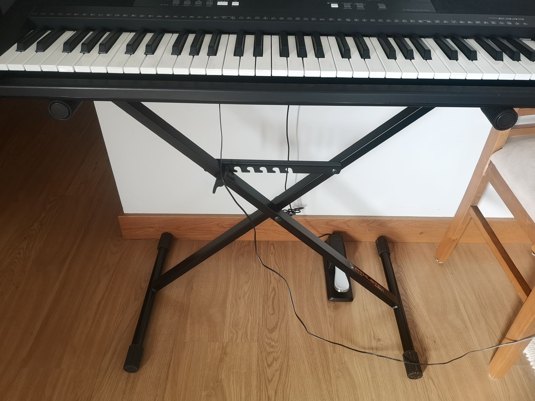 Piano Yamaha E343