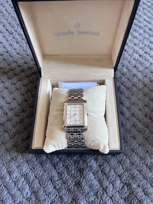 Годиник Claude Bernard