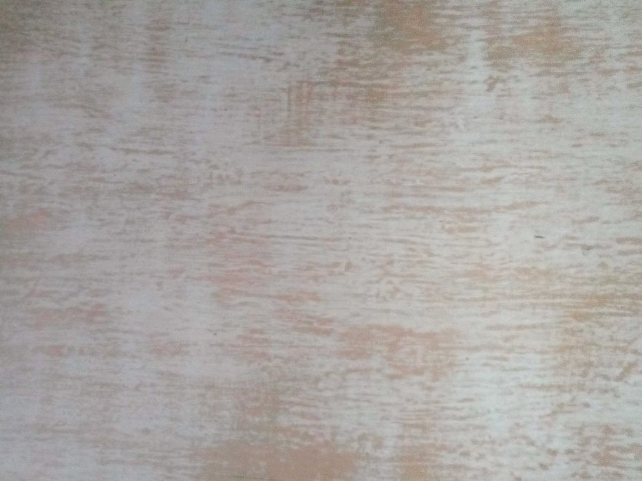 Журнальний дерев'яний стіл з ефектом старовини в стилі прованс