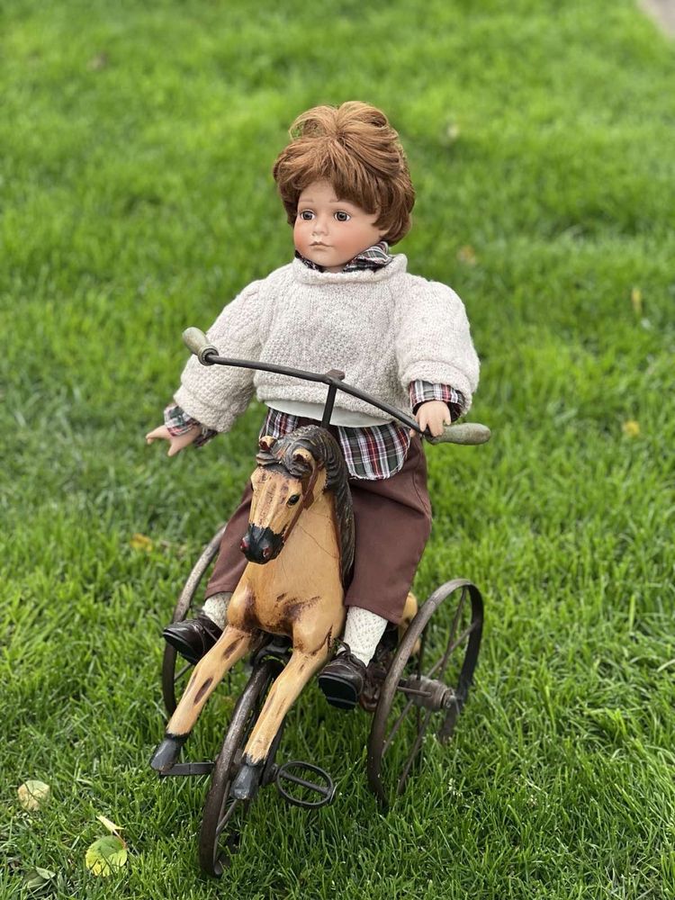 Продам немецкую лошадку с куклой
