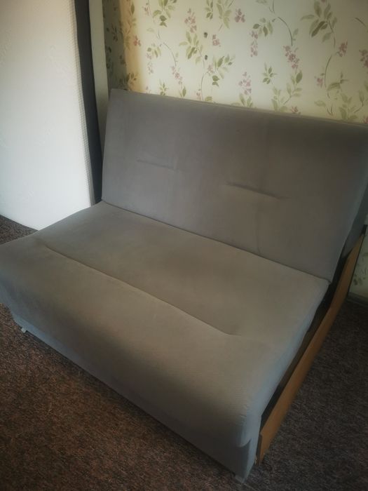 Łóżko, kanapa składana z materacem na wymiar.