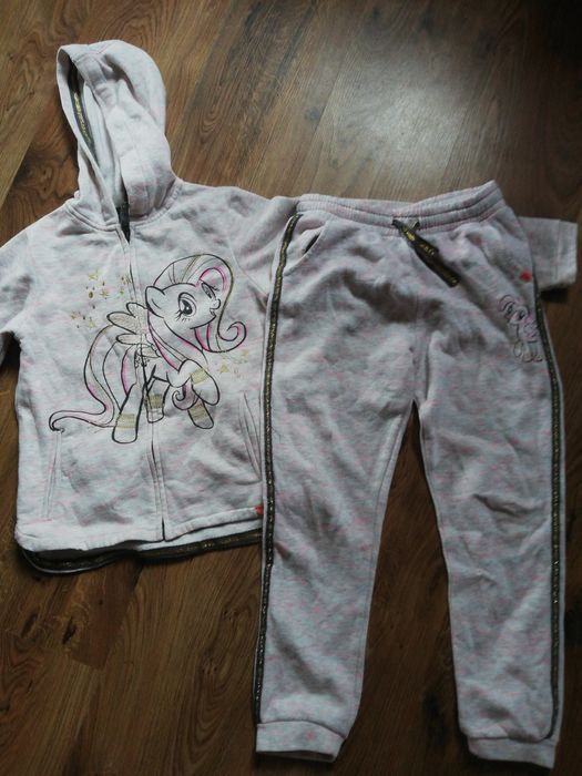 dres w rozmiarze 140