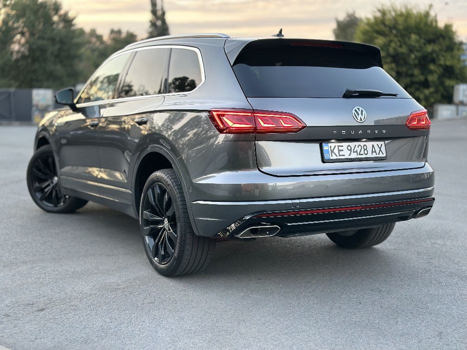 Продам заряженный R-Line Touareg 2019 года!