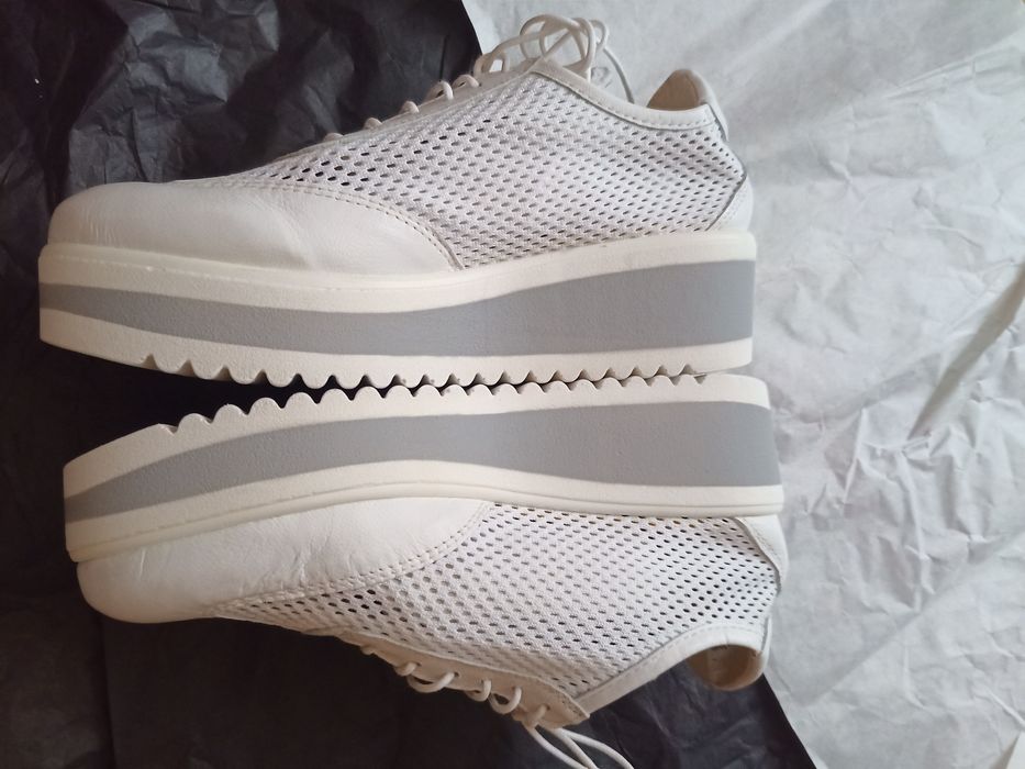 Heine skórzane ażurowe buty na platformie 5 cm rozmiar 35 wkładka 22,7