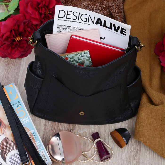 VERA PELLE torebka damska skórzana worek z klapą i paskiem V534 czarna