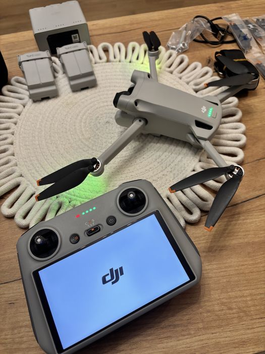 Dron DJI Mini 3 Pro Fly More Combo - stan idealny, zestaw, komplet FMC