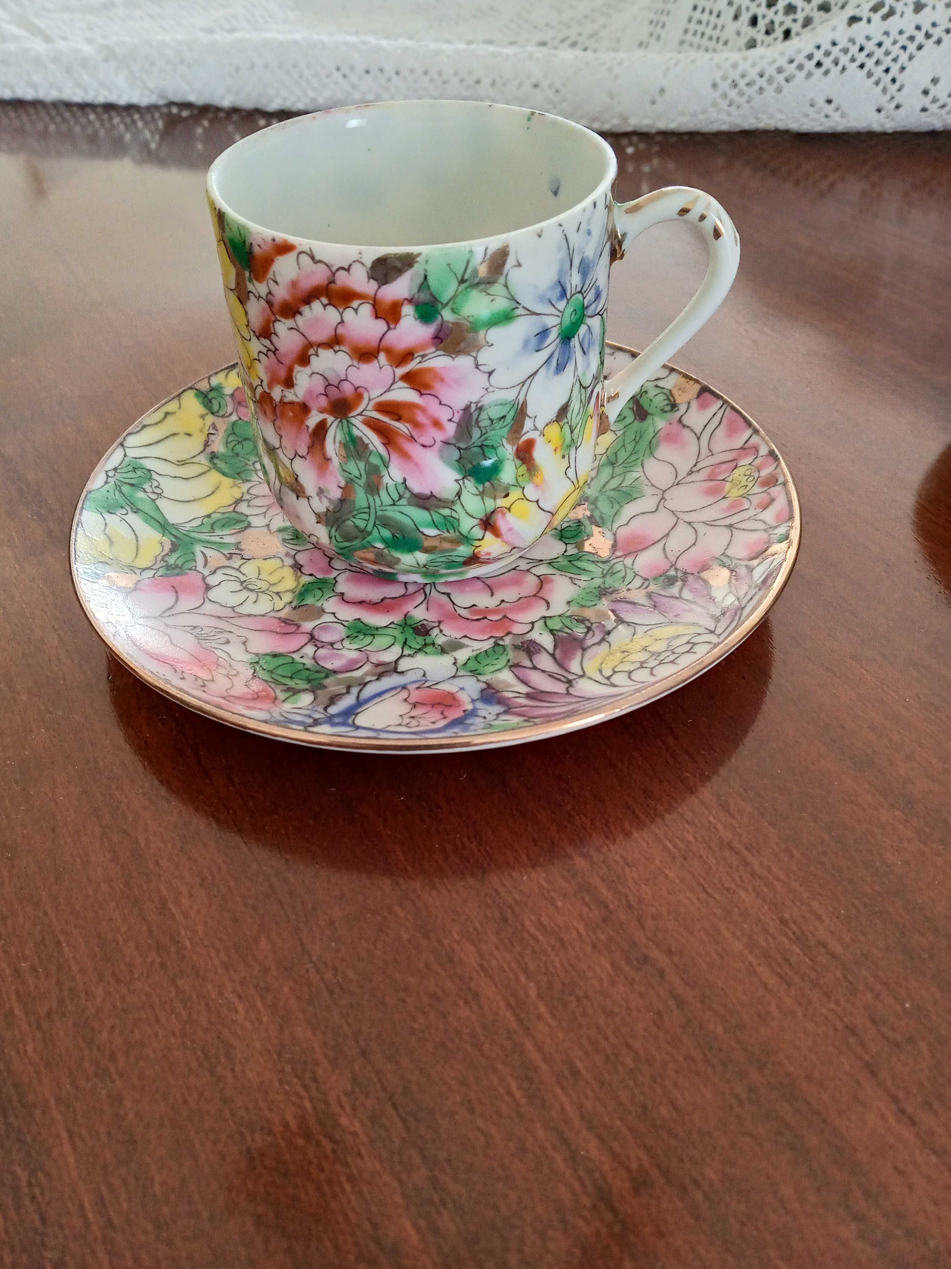 Conjunto 6 chávenas de café (porcelana fabricada
 em Macau)