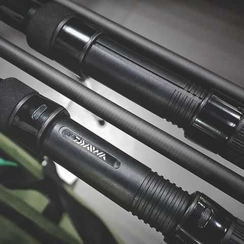 Карповые удилища  Daiwa BLACK WIDOW есть разновидности