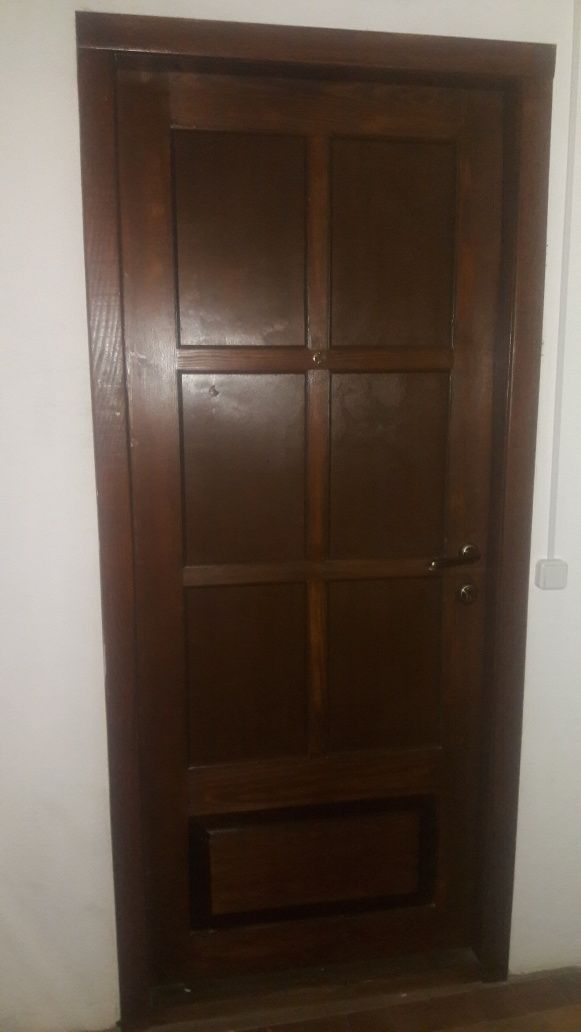 Двери деревянные с коробкой