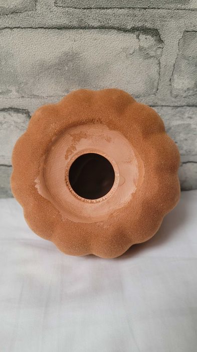 Dynia ceramiczna pokryta welurem
